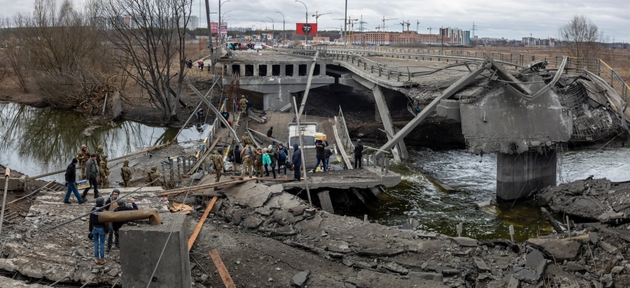 Zničený most u Irpině